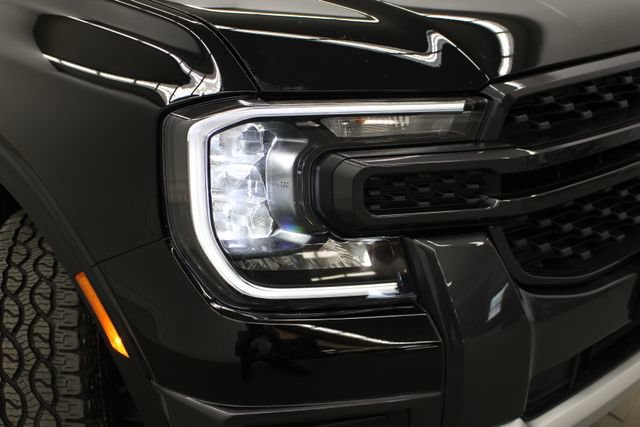 Used 2025 Ford Ranger XLT AWD/4WD image 4