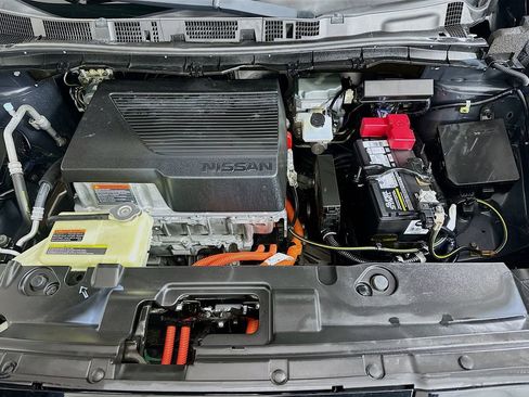 Used 2018 Nissan Leaf SV image 29