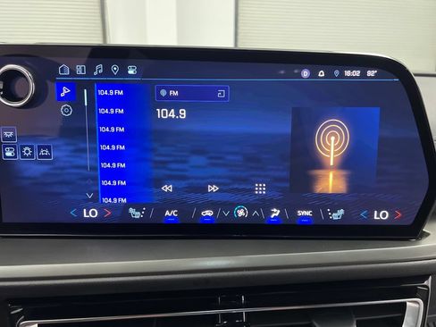 Used 2024 Chevrolet Traverse LT FWD image 66