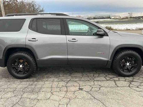 Used 2021 GMC Acadia AT4 image 1
