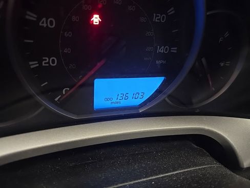 Used 2016 Toyota RAV4 LE AWD/4WD image 3