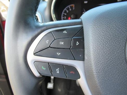 Used 2021 Jeep Grand Cherokee Laredo X image 20