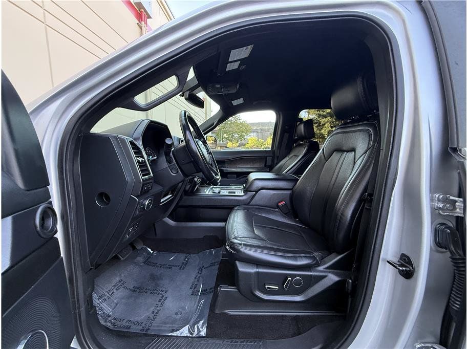Used 2019 Ford Expedition Limited RWD image 30