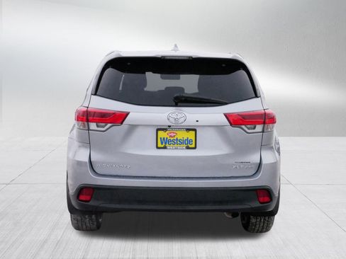 Used 2018 Toyota Highlander XLE image 6