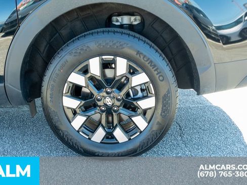 Used 2025 Hyundai Santa Cruz SE FWD image 17