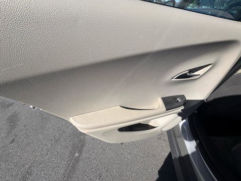 Used 2015 Chevrolet Volt w/ Enhanced Safety Package 1 FWD image 19