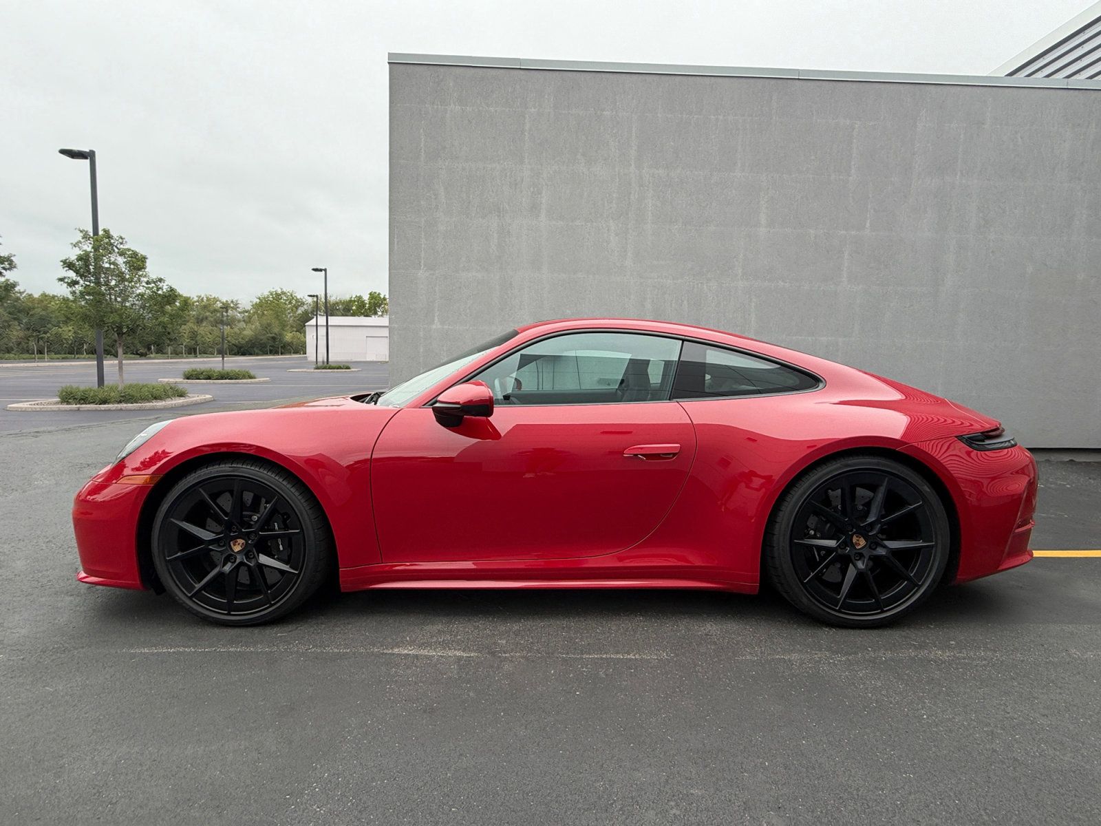 Used 2025 Porsche 911 Carrera S RWD image 2