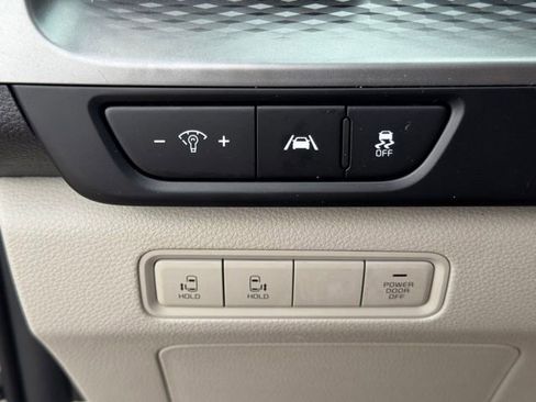 Used 2024 Kia Carnival LX FWD image 28