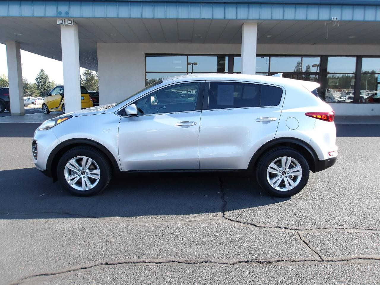 Used 2019 Kia Sportage LX AWD/4WD image 2