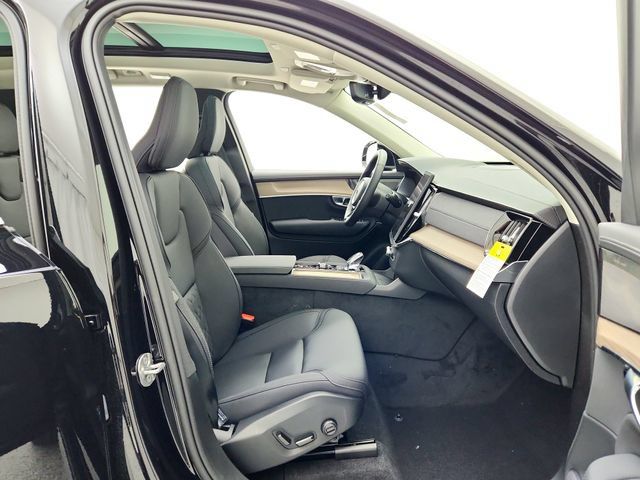 New 2026 Volvo XC90 B6 Plus w/ Protection Package Premier AWD/4WD image 18