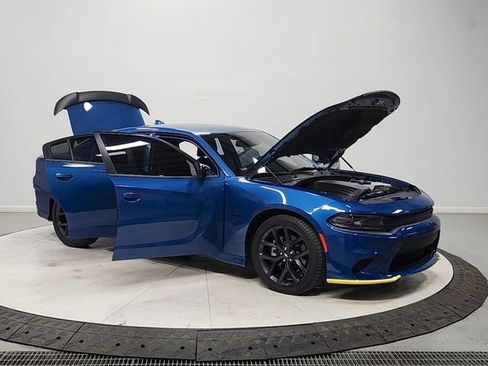 Used 2023 Dodge Charger R/T w/ Blacktop Package RWD image 9