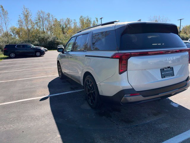 Certified 2025 Kia Carnival SX w/ SX Dark Edition Package FWD image 8