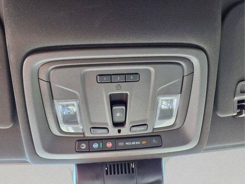 Used 2024 Chevrolet Silverado 1500 LTZ AWD/4WD image 25