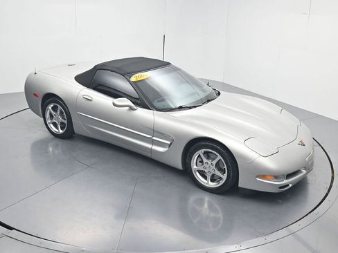 Used 2004 Chevrolet Corvette Convertible w/ Preferred Equipment Group RWD image 49