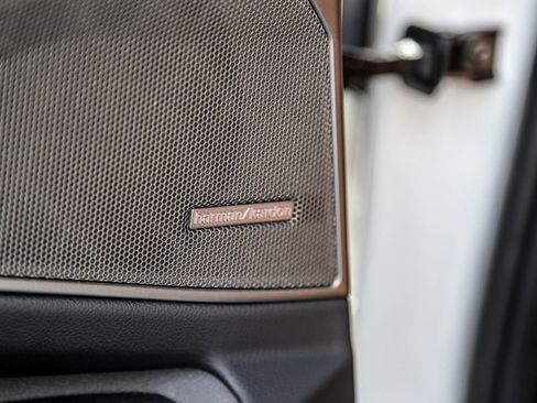 New 2026 BMW 330i xDrive Sedan w/ Convenience Package image 24