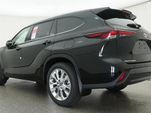 New 2026 Toyota Highlander Limited AWD/4WD image 21