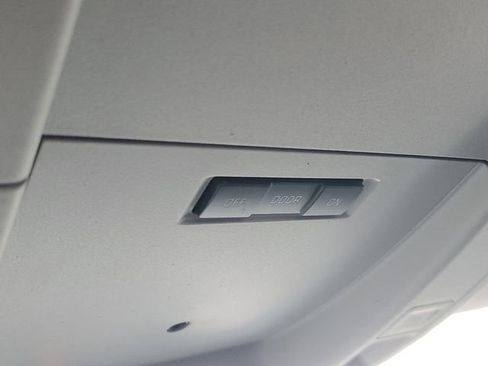 Used 2018 GMC Sierra 1500 SLE image 27