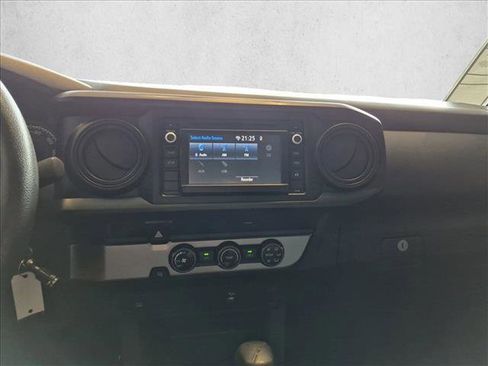 Used 2017 Toyota Tacoma SR RWD image 14