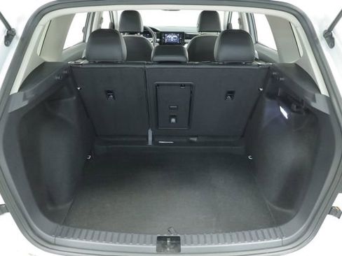 New 2025 Volkswagen Taos SE FWD image 36
