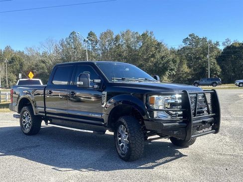 Used 2022 Ford F250 Lariat w/ Lariat Ultimate Package image 3