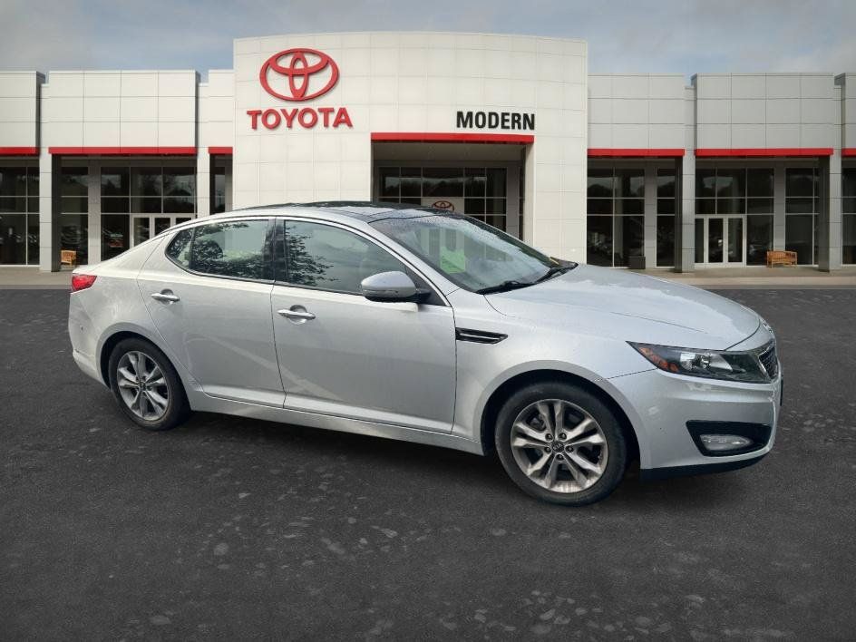 Used 2011 Kia Optima EX w/ Premium Pkg FWD image 16