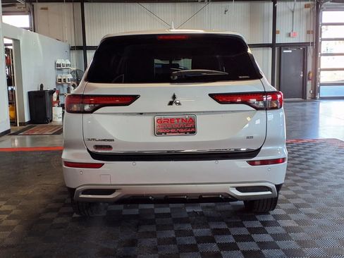 Used 2022 Mitsubishi Outlander SE AWD/4WD image 5