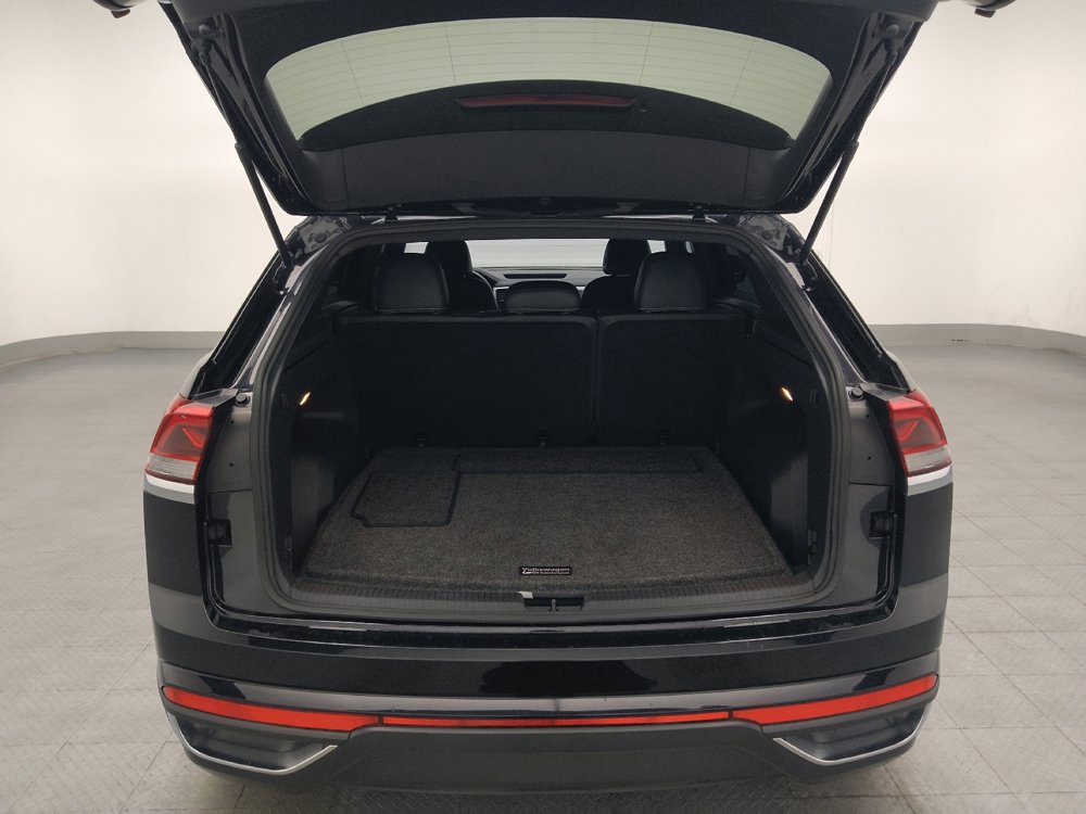 Used 2022 Volkswagen Atlas Cross Sport SE FWD image 29
