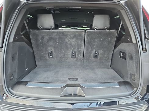 Used 2022 Cadillac Escalade Luxury image 13