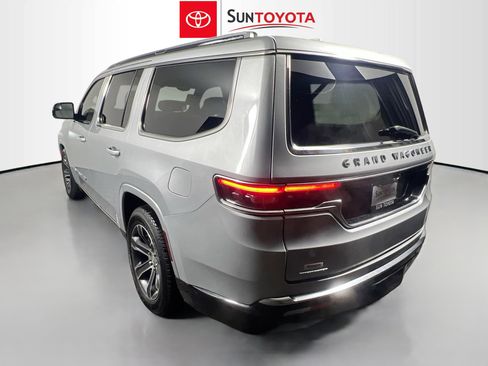 Used 2023 Jeep Grand Wagoneer Base image 6