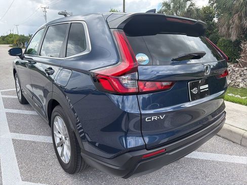 Used 2025 Honda CR-V EX image 3