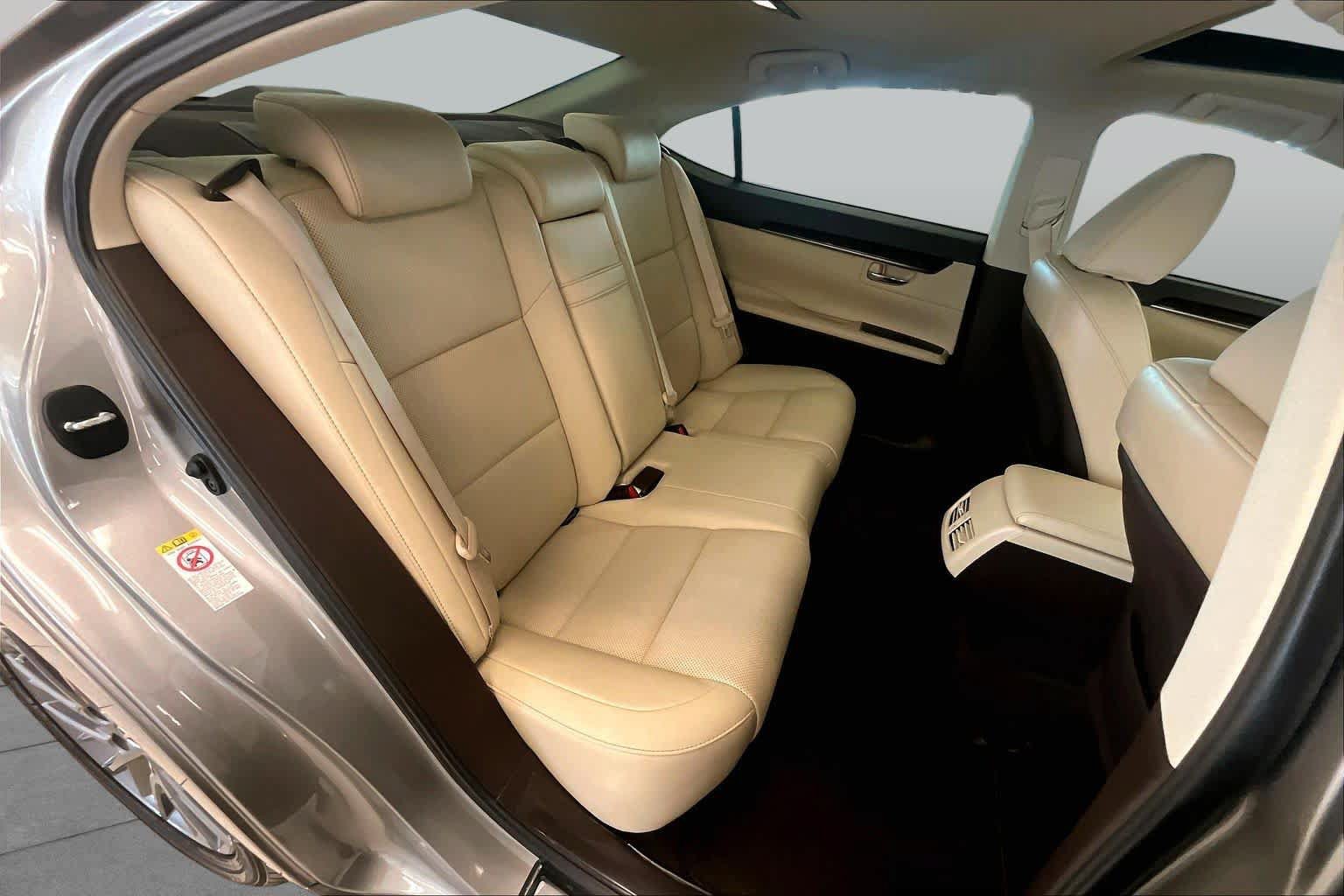 Used 2018 Lexus ES 350 w/ Navigation System Package FWD image 18