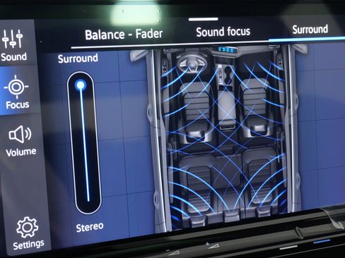 Used 2025 Volkswagen Atlas Cross Sport SEL Premium R-Line image 43