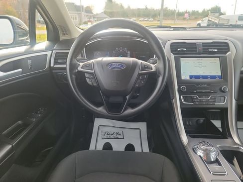 Used 2020 Ford Fusion SE image 13