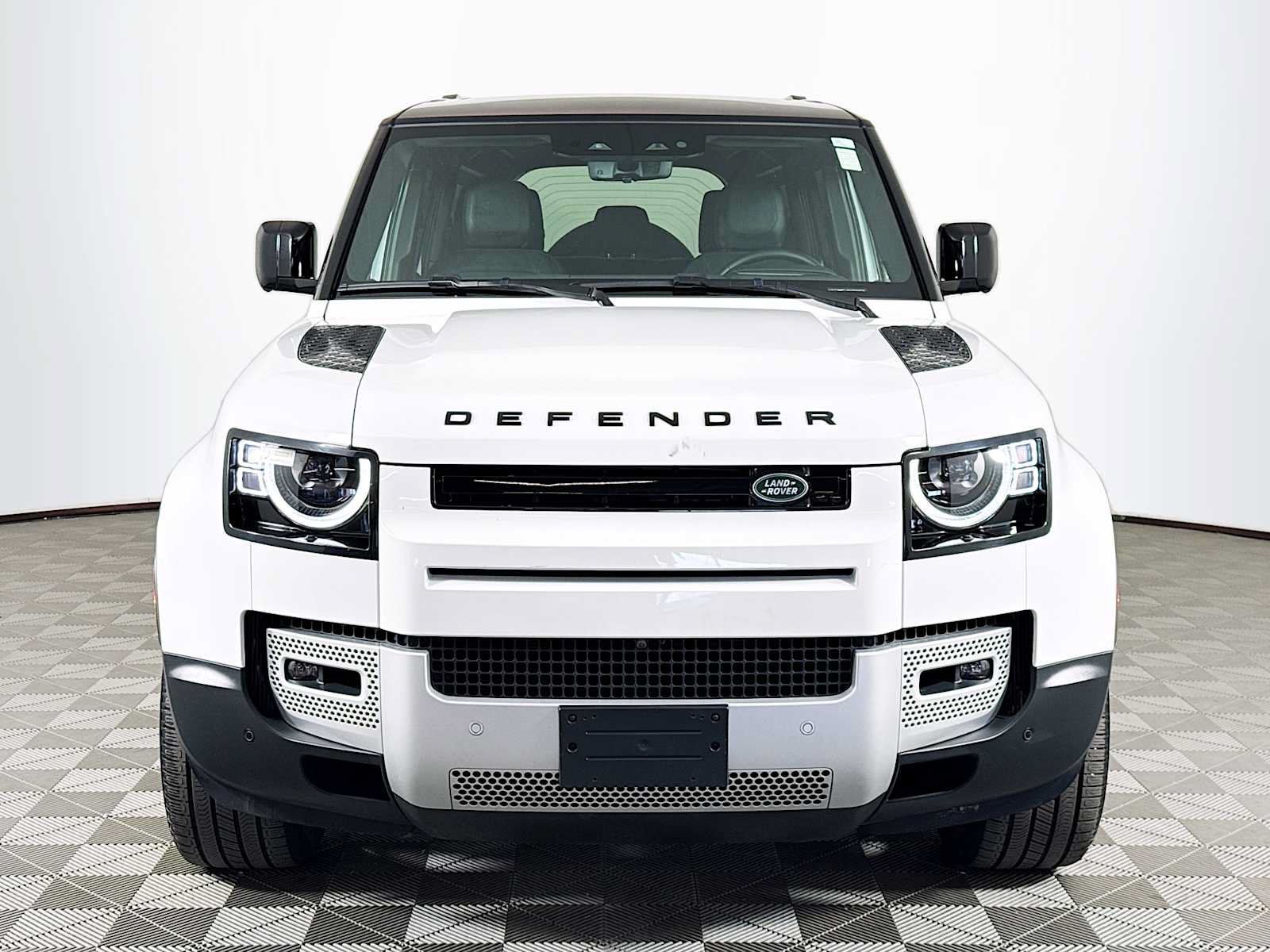 Used 2024 Land Rover Defender 110 S AWD/4WD image 2
