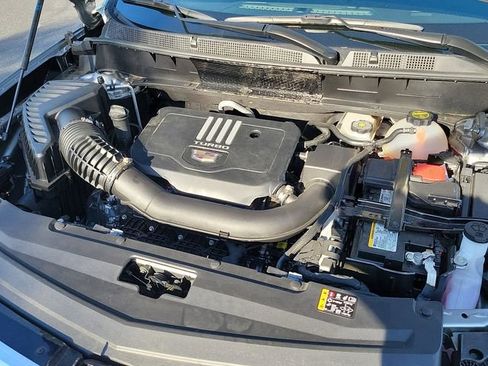 Used 2025 Cadillac XT6 Luxury image 25