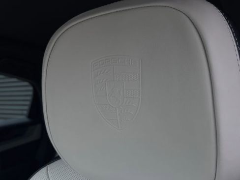 New 2026 Porsche Cayenne Coupe AWD/4WD image 30