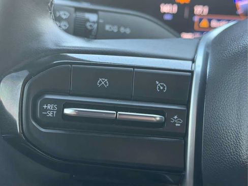 Used 2024 Chevrolet Colorado ZR2 w/ ZR2 Convenience Package III AWD/4WD image 12