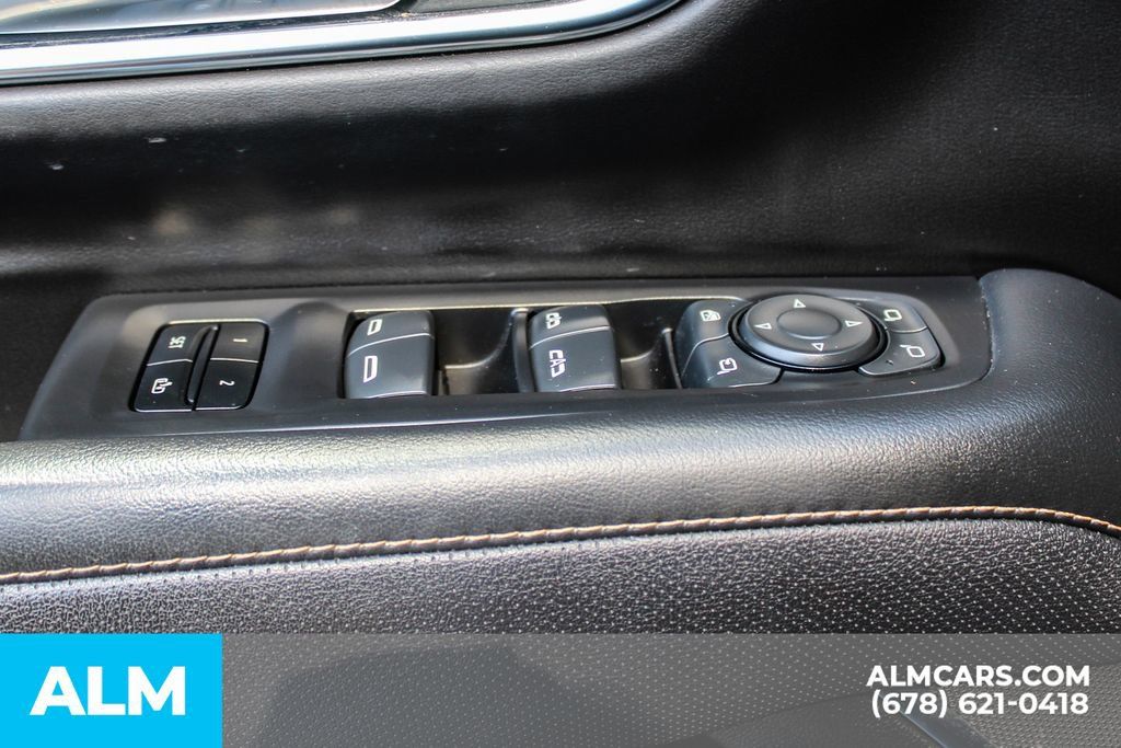 Used 2023 GMC Yukon AT4 AWD/4WD image 40