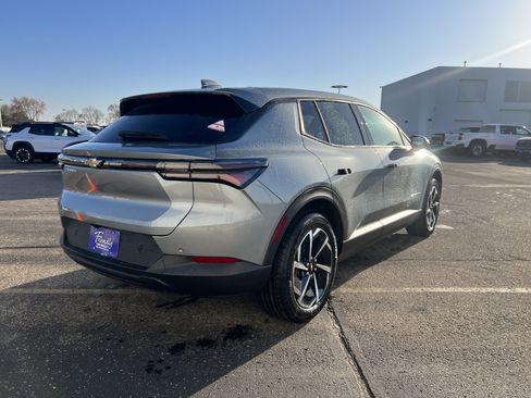 New 2026 Chevrolet Equinox EV LT image 3