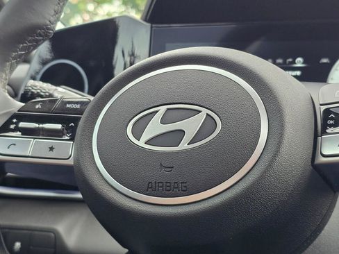 Used 2024 Hyundai Elantra Limited FWD image 27