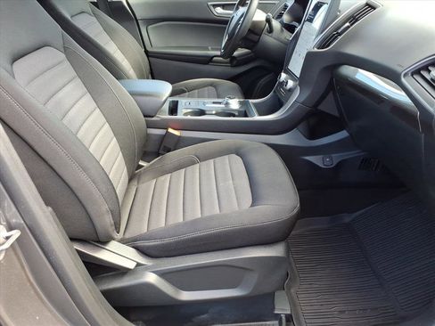 Used 2022 Ford Edge SE image 9