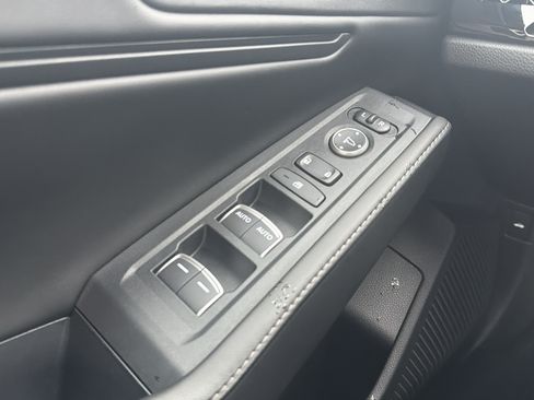 Used 2025 Honda Accord Sport image 22