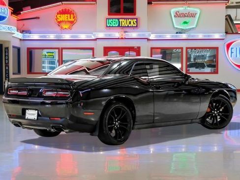 Used 2018 Dodge Challenger R/T w/ Blacktop Package image 3