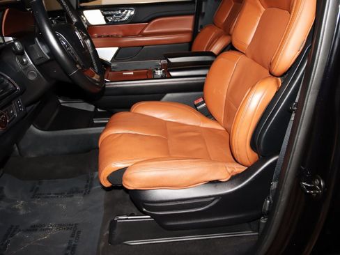 Used 2020 Lincoln Navigator L Reserve w/ Luxury Package image 34