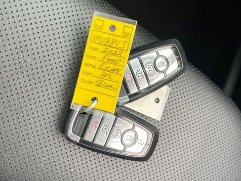 Used 2022 Ford Escape SEL w/ Technology Package image 10