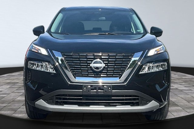 Used 2022 Nissan Rogue SV AWD/4WD image 2