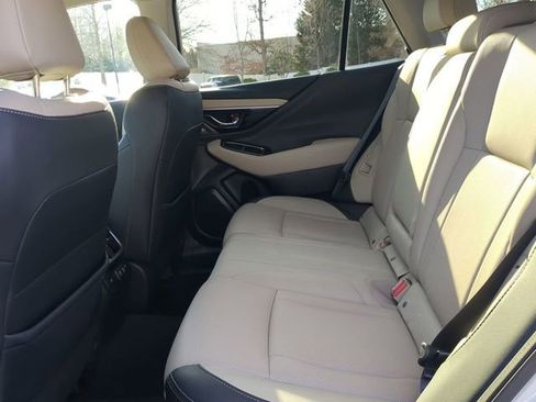 Used 2022 Subaru Outback Limited image 13