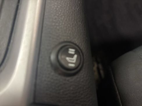 Used 2021 Toyota RAV4 XLE AWD/4WD image 19