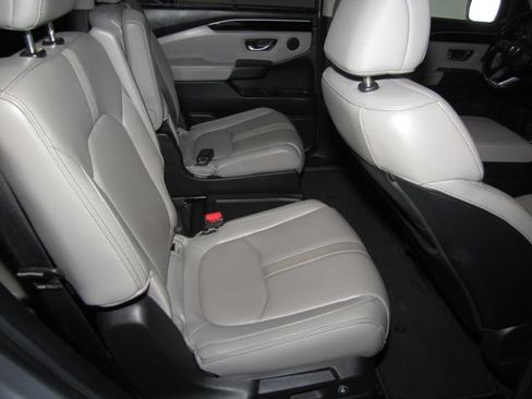 Certified 2024 Honda Pilot EX-L image 17