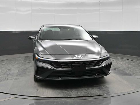 New 2026 Hyundai Elantra SEL Sport FWD image 2